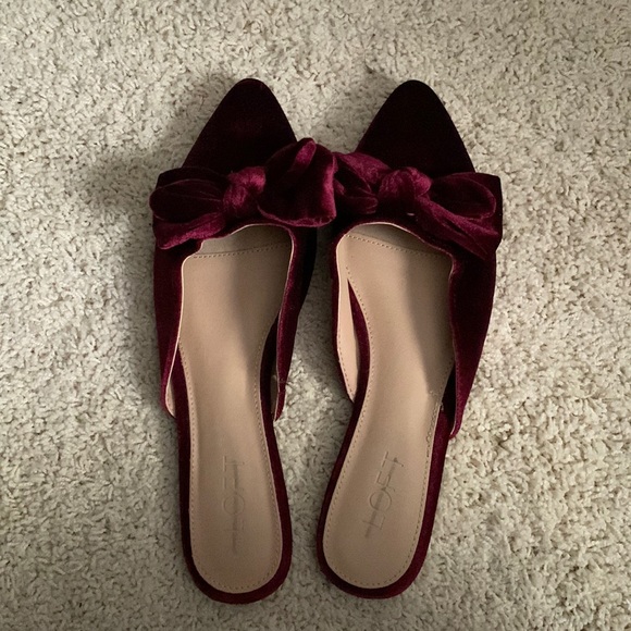 LOFT Shoes - Loft Wine Velvet Mules with Bow Sz 8.5